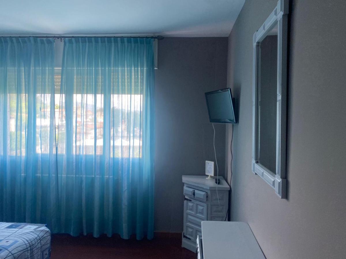 Albergue Pension Flavia ปาดรอน ภายนอก รูปภาพ
